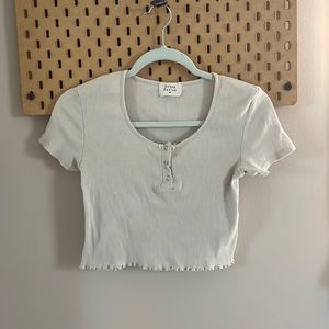Size M Cream Crop Top